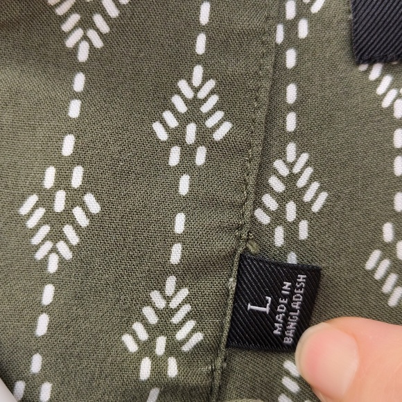 Jachs Girlfriend Olive And White Button Down Cap Sleeve Shirt - Picture 7 of 8